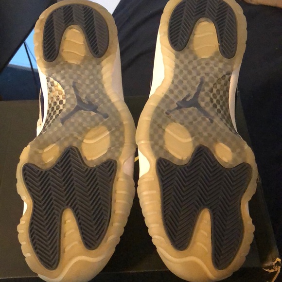 Jordan 11 Georgetown - Picture 4 of 6